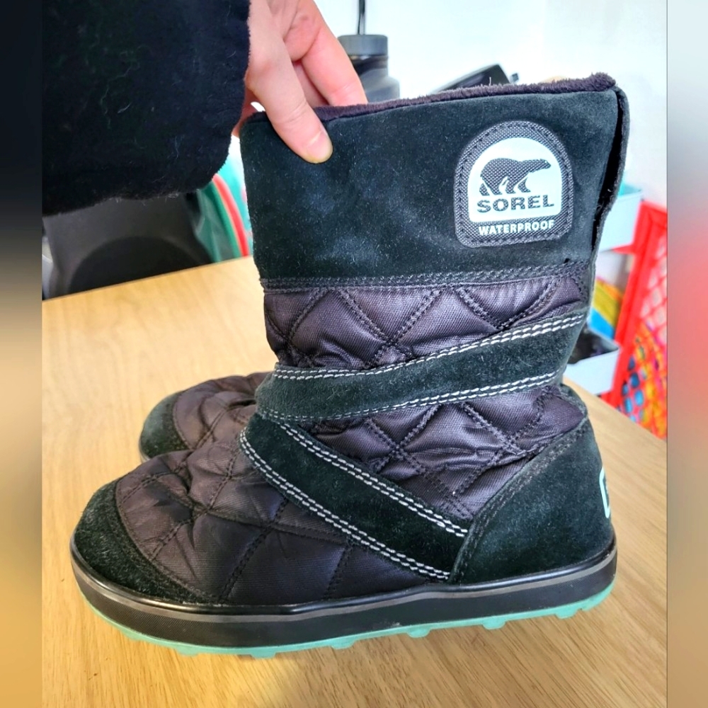 Like New Sorel Waterproof Boots Glacy Slip On Women's 8.5